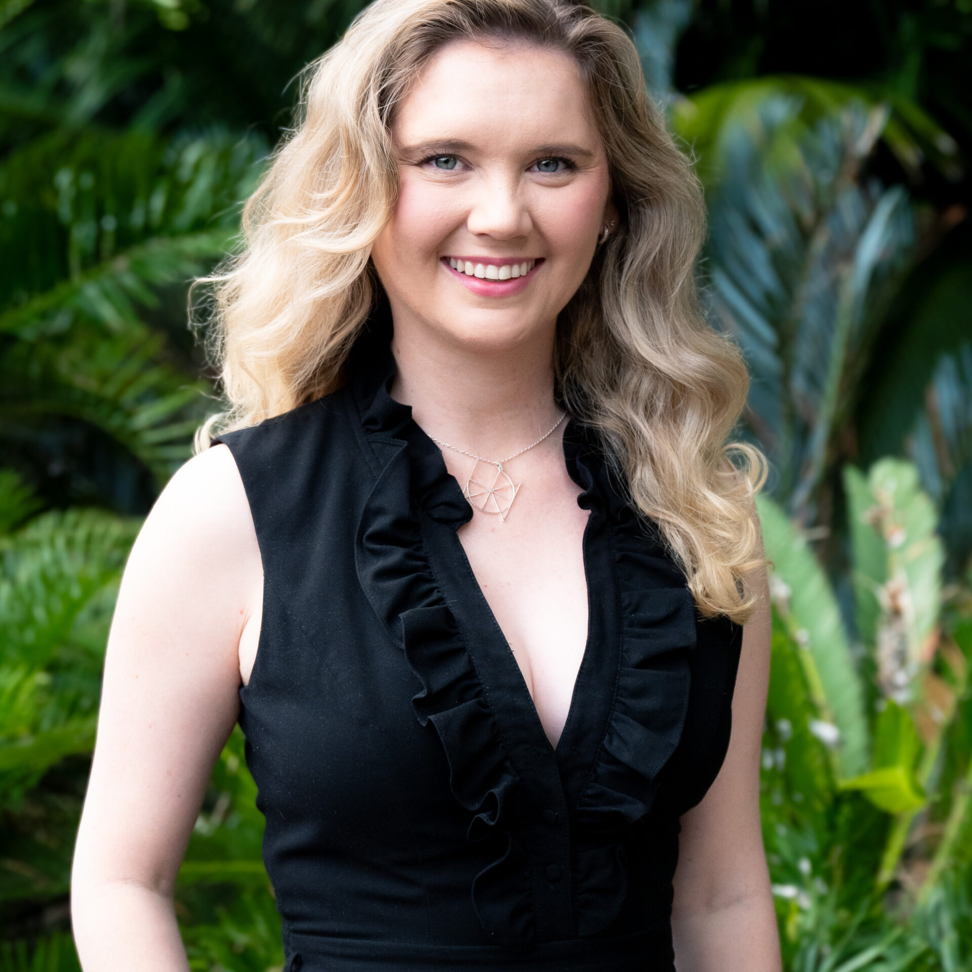 AshleighTibbs-Headshot-1